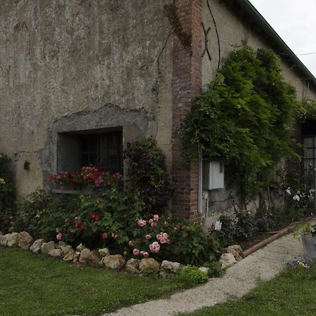 Chambre d'hôtes face à Briare Exterior foto