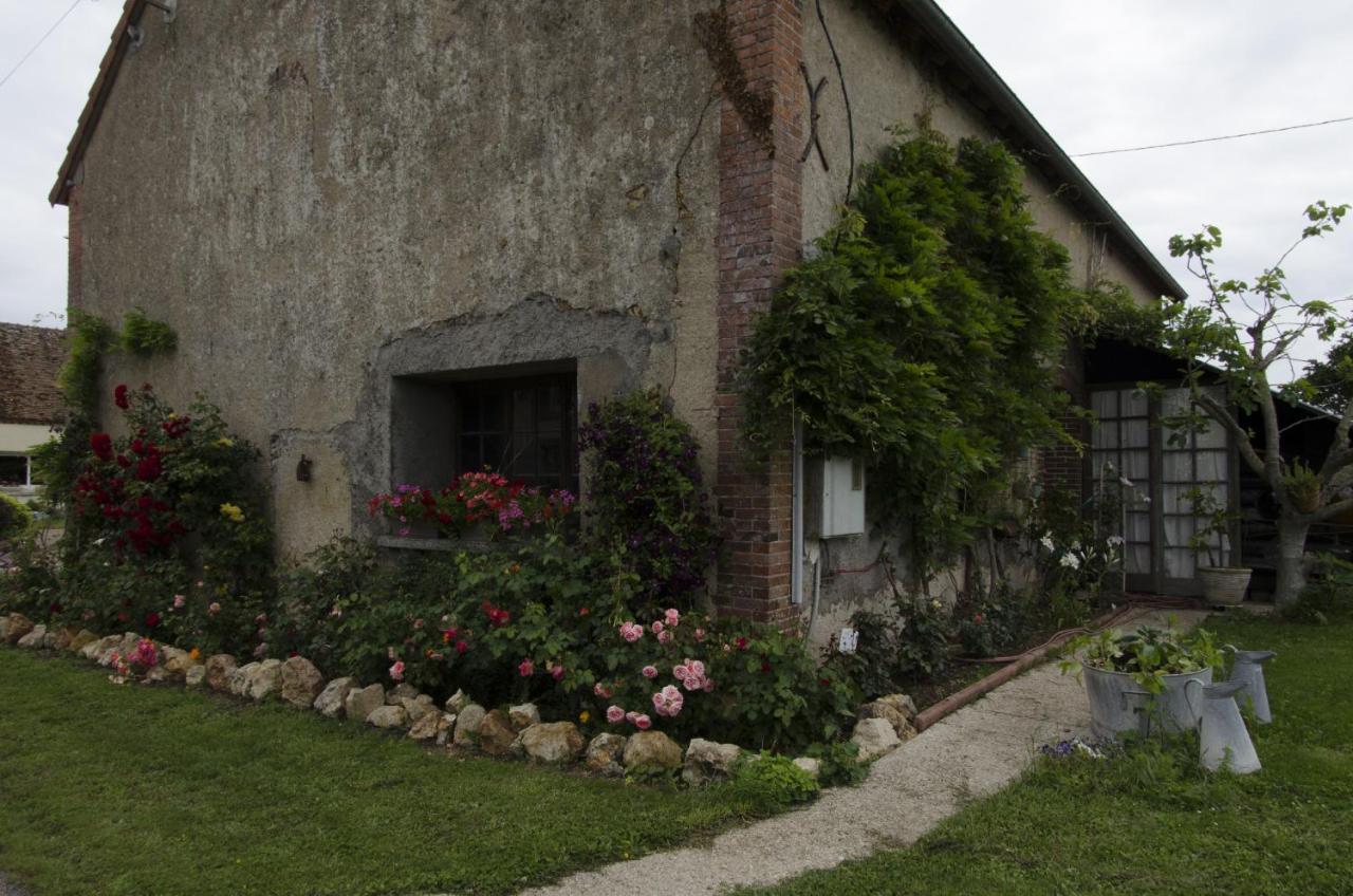 Chambre d'hôtes face à Briare Exterior foto
